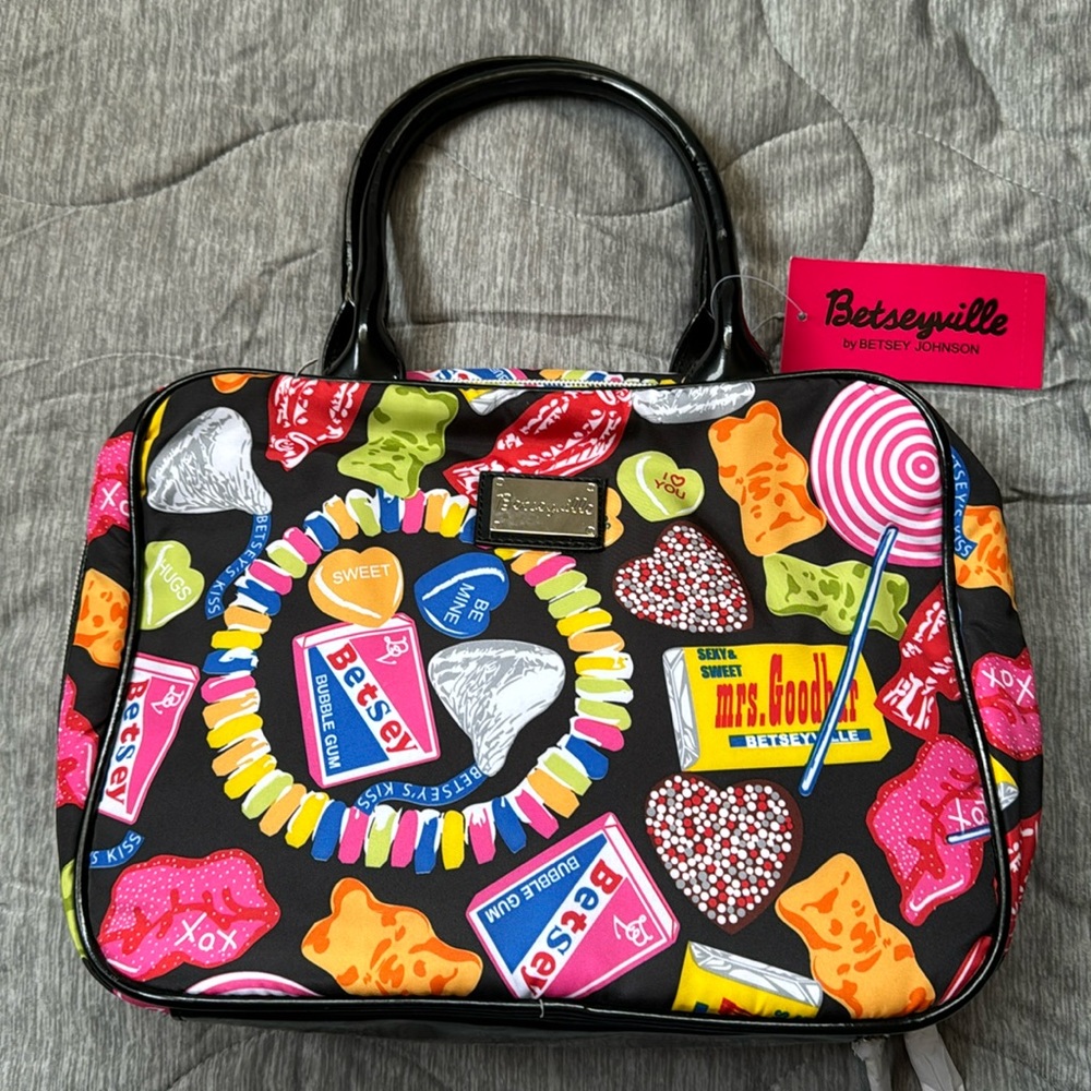 Betseyville by Betsey Johnson make up/bathroom bag